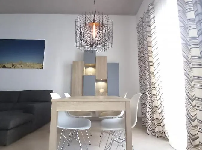 Ayla House Dom wakacyjny Birżebbuġa